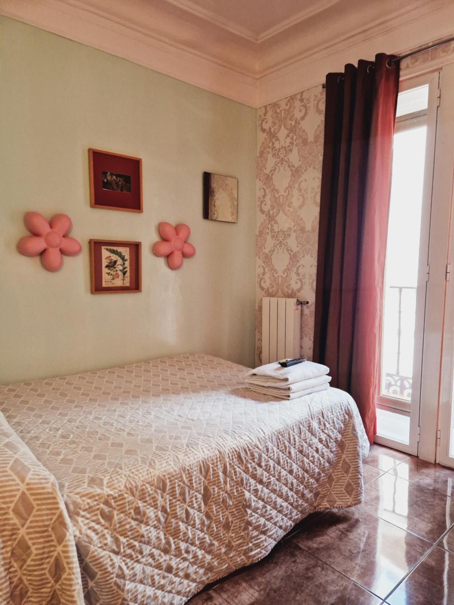 Casa De Huespedes Dolce Vita Madrid Ngoại thất bức ảnh