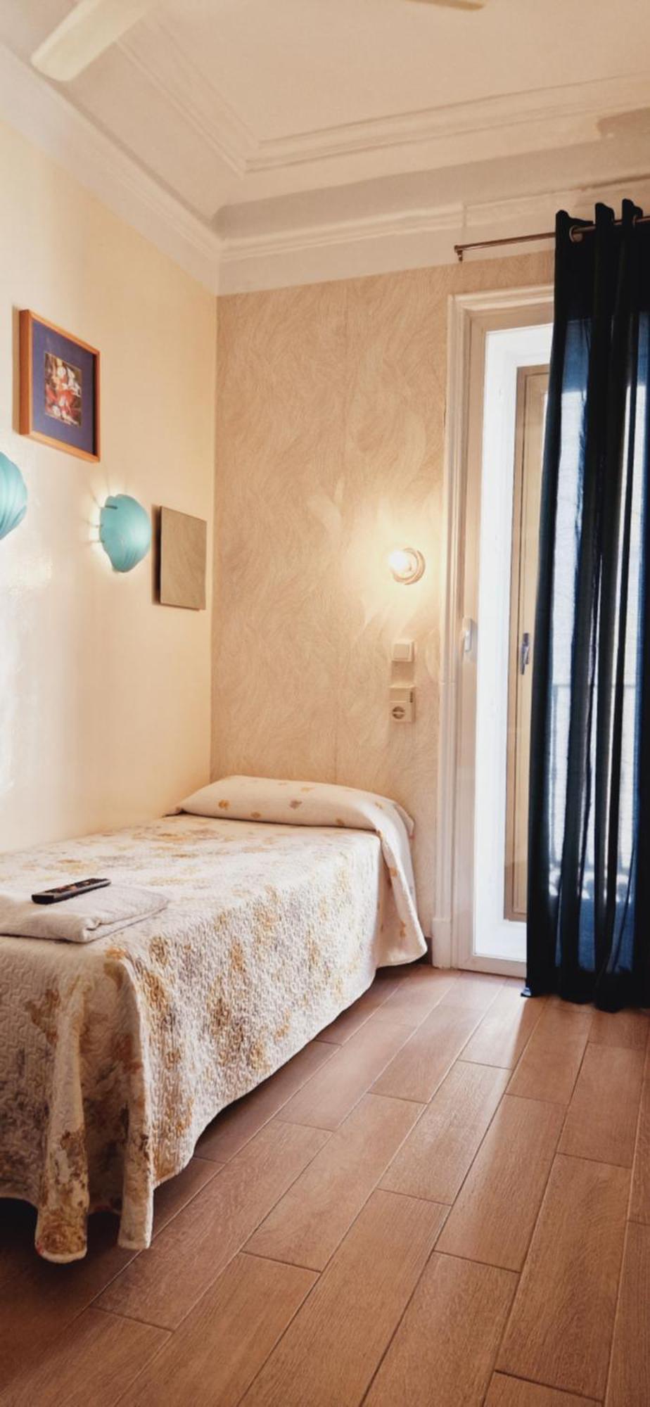 Casa De Huespedes Dolce Vita Madrid Ngoại thất bức ảnh